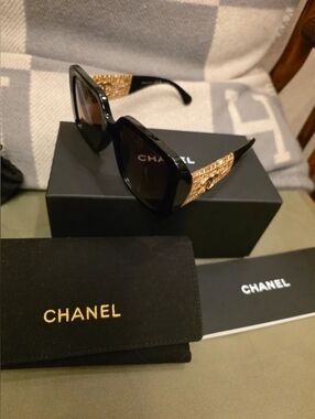CHANEL 5532 Square Sunglasses
